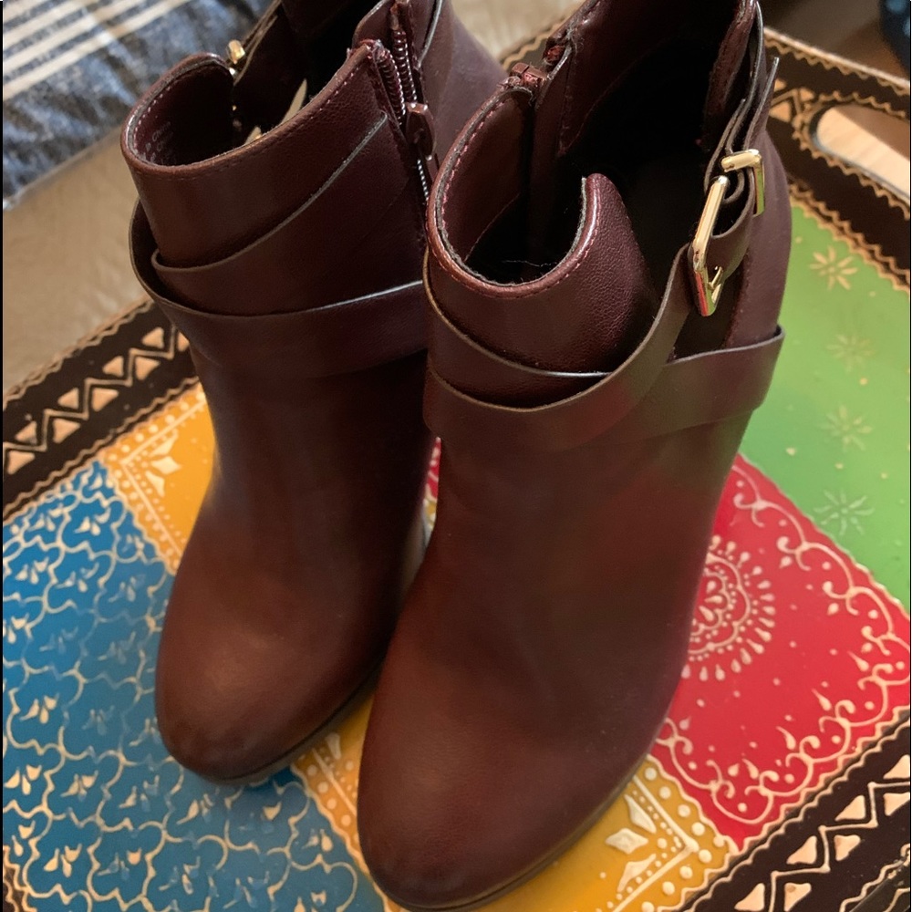 Call it Spring booties - Picture 2 of 3